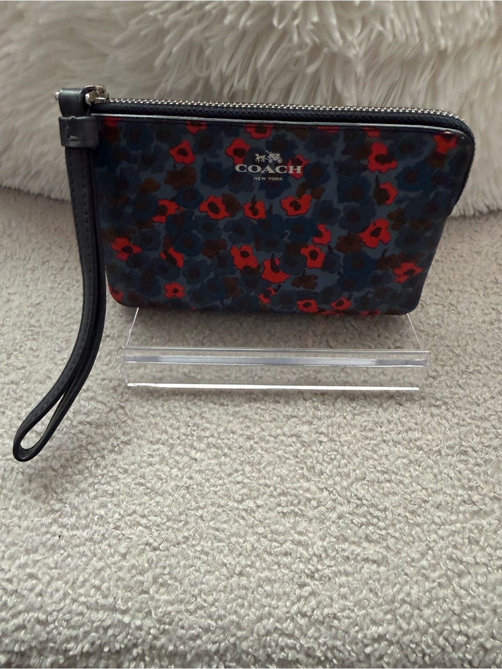 Coach Meadow Cluster Floral Corner Zip Wristlet NWOT - Picture 2 of 14